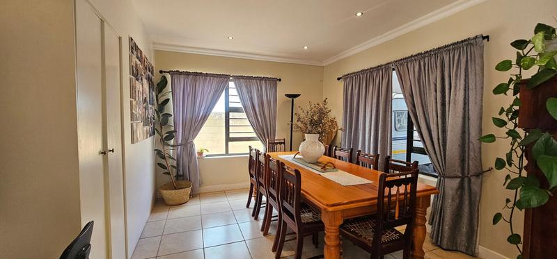 4 Bedroom Property for Sale in Myburgh Park Western Cape